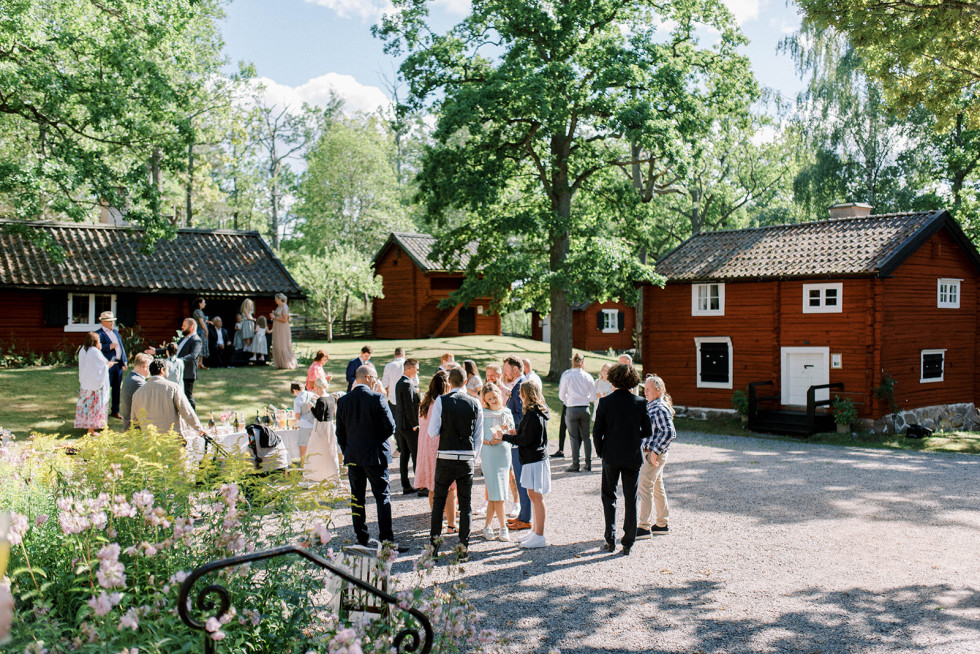 bröllopspar utomhus