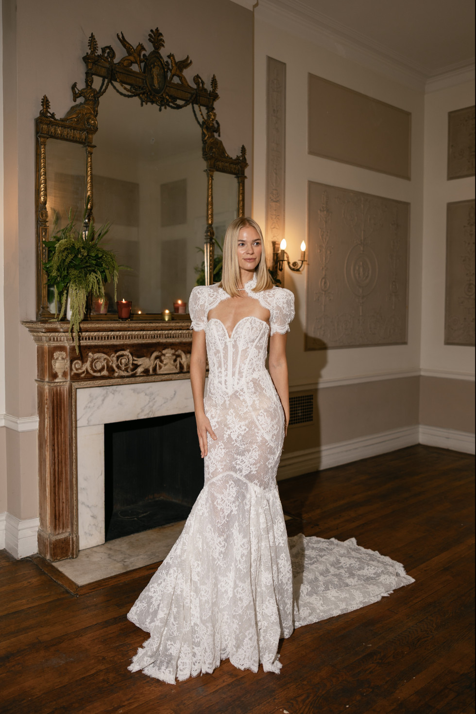 bröllopsklänning i spets