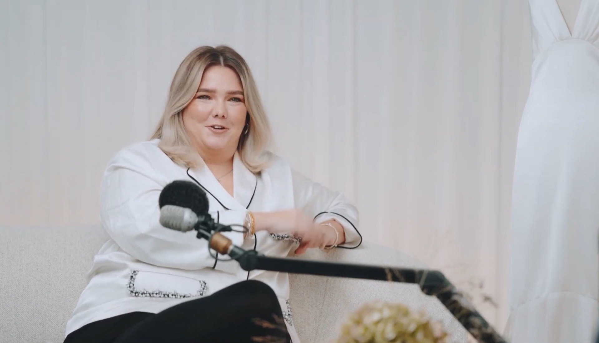 Porträtt av Felicia Malmgren – Brow Felicia