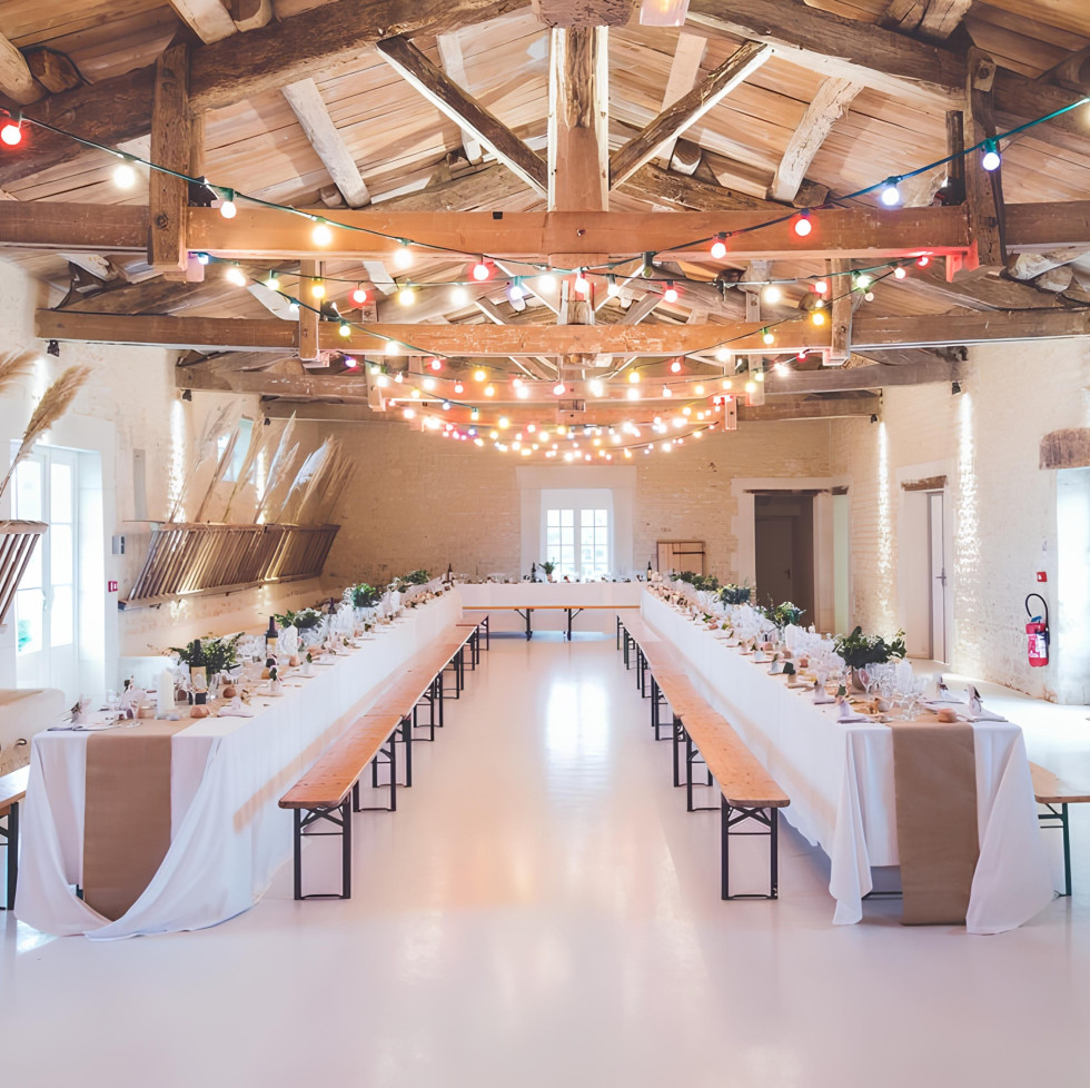 Trefemtvå – Uthyrning av snygga bröllopsmöbler och dekor för bröllop i Växjö.