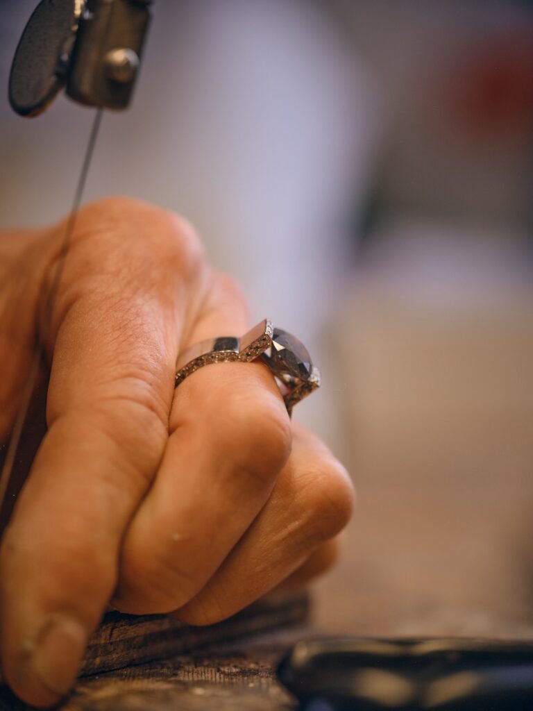 ring från smederna lnatz