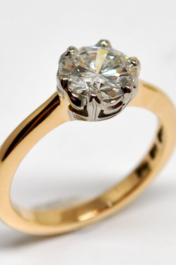 Handgjorda vigselringar & exklusiva smycken – KJ Design av guldsmeden Kristina Johansson