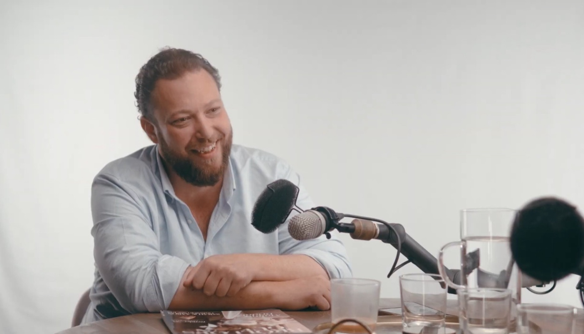 Roy Nader, entreprenör, i Bröllopsguidens podcaststudio