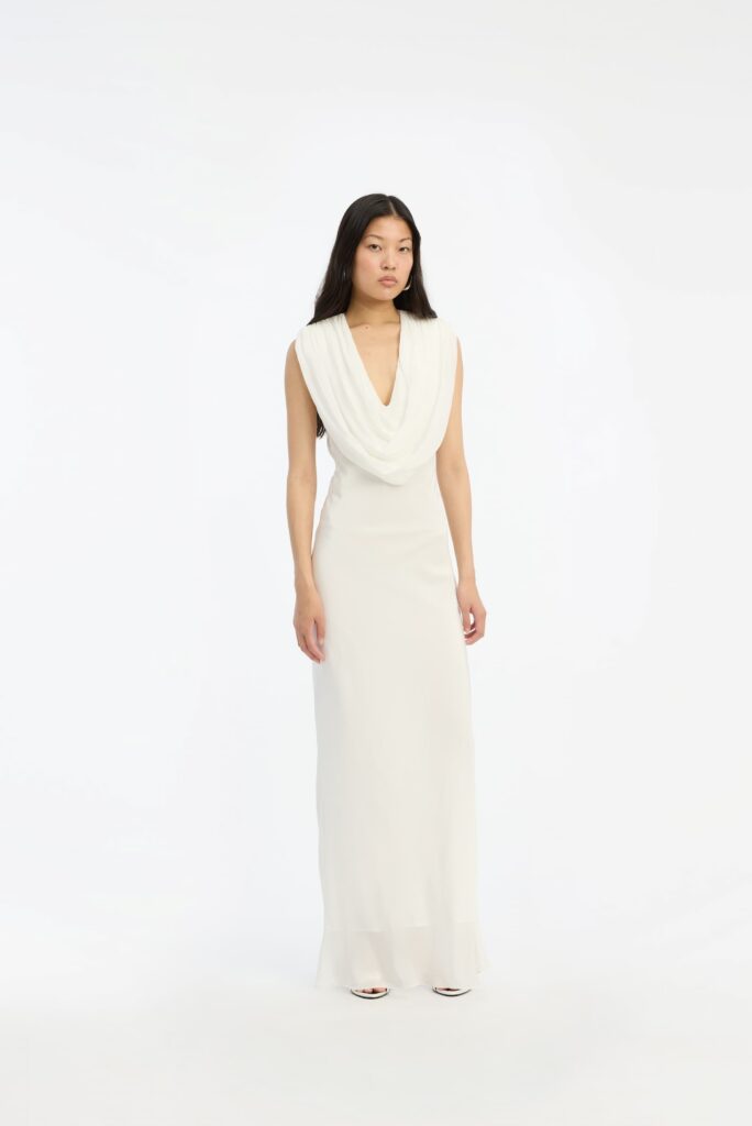 Bröllopsbyxor och set från ROTATE Birger Christensen. Modern bröllopsgarderob för en kaxig och personlig brudstil.