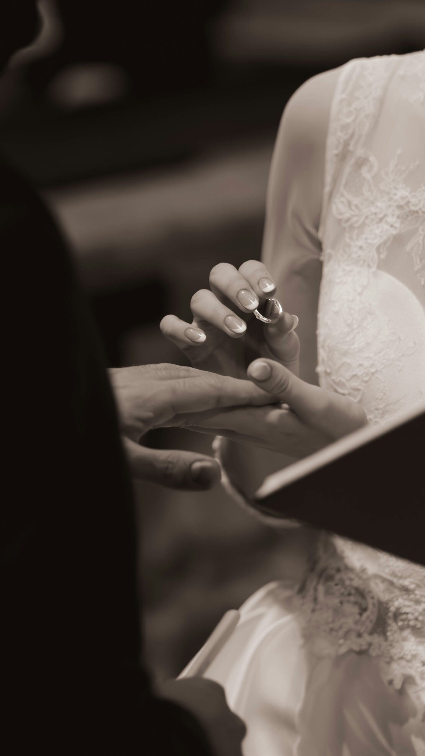 Ringstorlek guide – Hur man mäter ett finger i smyg inför frieriet 2026.