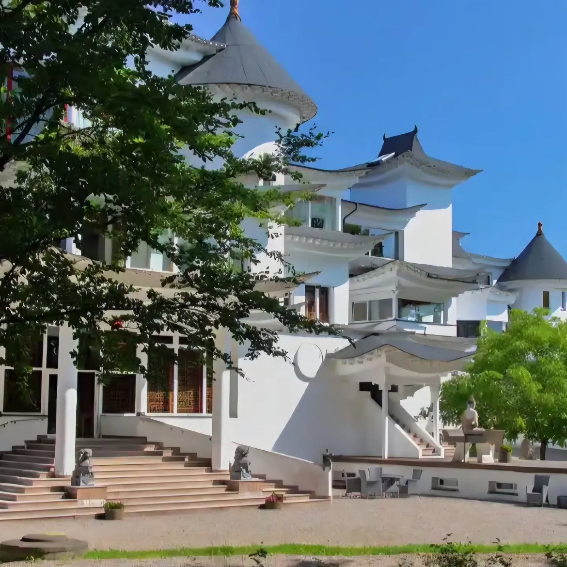 Före detta buddhistiskt tempel omgjort till privat bröllopsplats