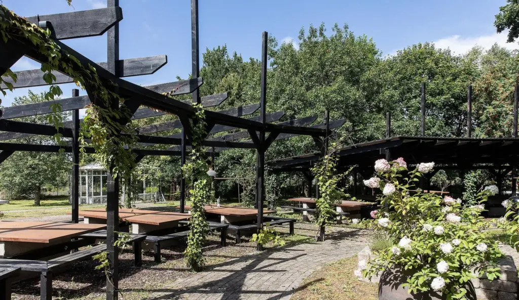 orangeri brollop skane - gronskande tradgard och utekok mellan angelholm och helsingborg